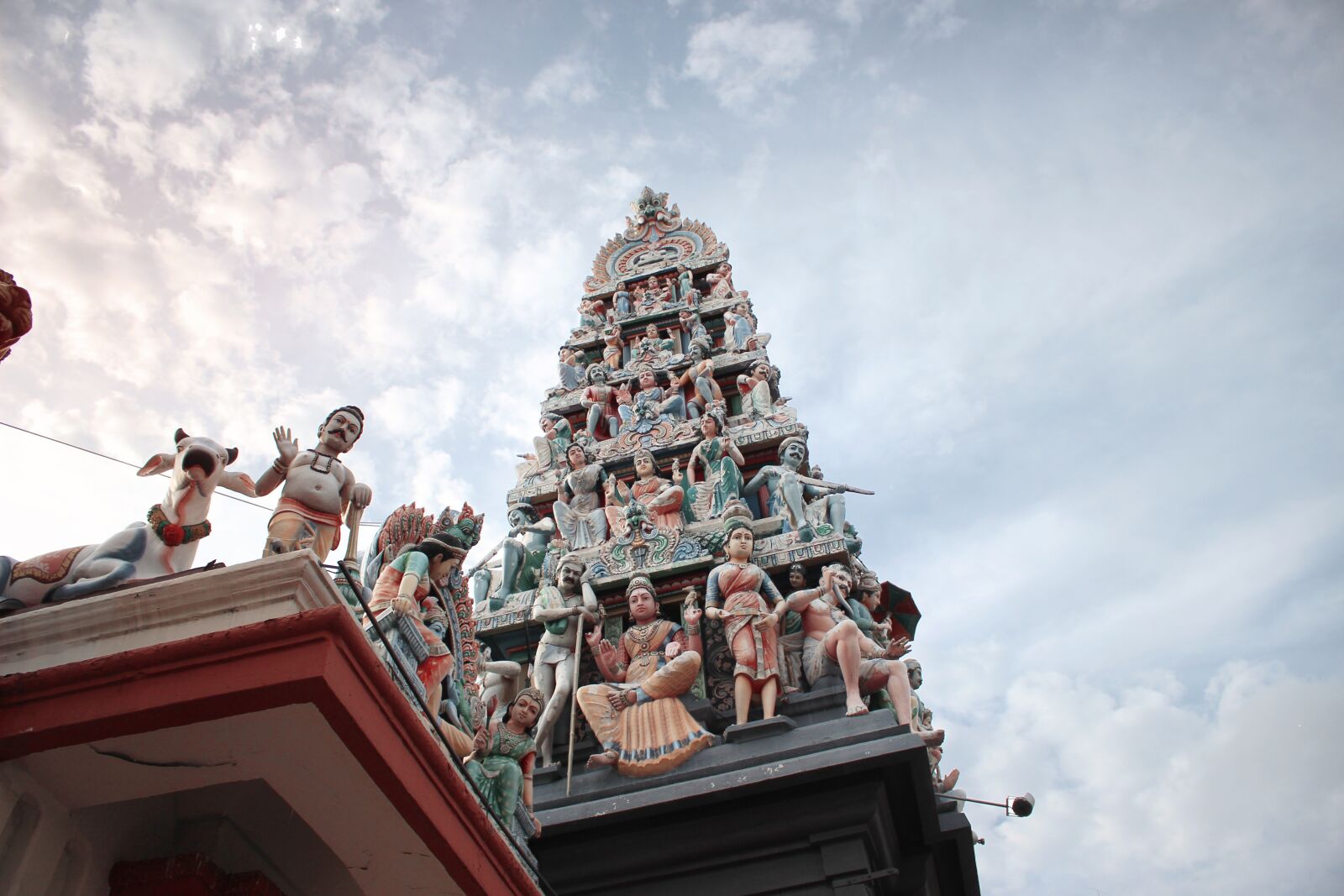 Canon EOS 600D (Rebel EOS T3i / EOS Kiss X5) + Canon EF 50mm F1.8 STM sample photo. Temple, singapore, architecture photography