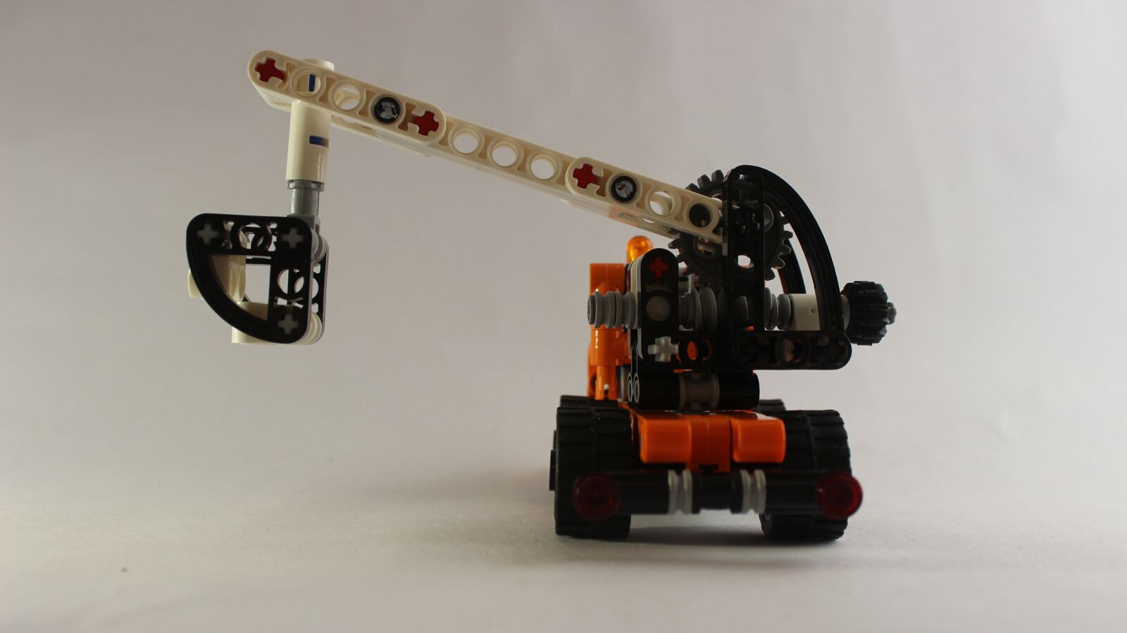 Canon EOS 600D (Rebel EOS T3i / EOS Kiss X5) sample photo. Lego truck toy, lego photography