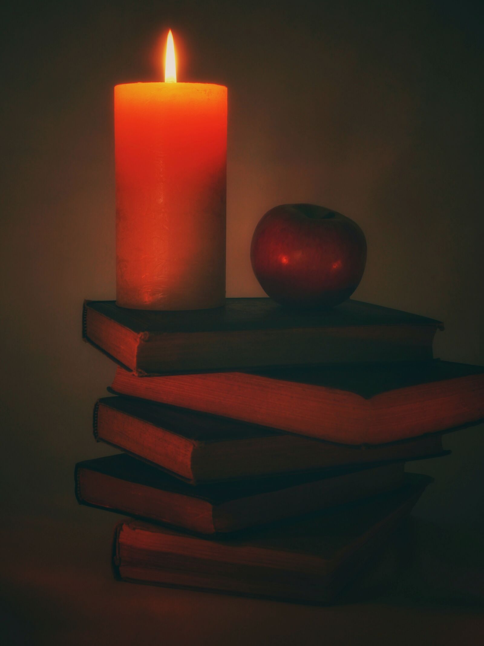 Canon EOS 1300D (EOS Rebel T6 / EOS Kiss X80) sample photo. Candle, book stack, books photography