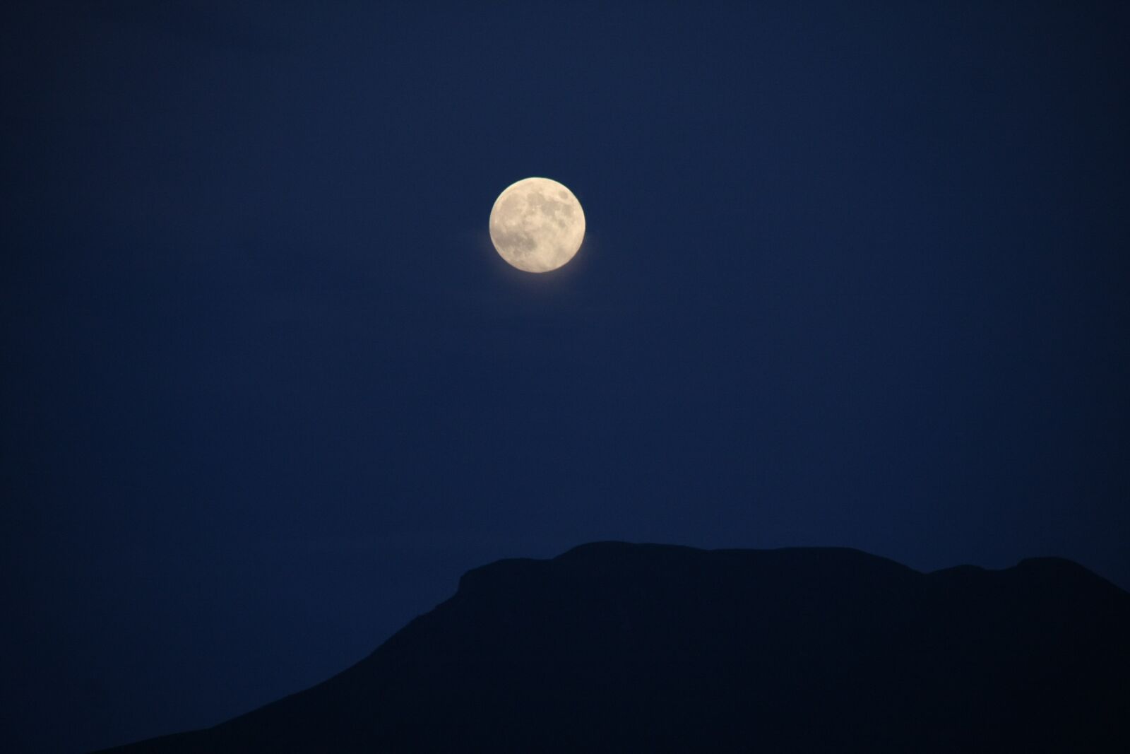 Canon EOS 40D sample photo. Moon, night, full moon photography