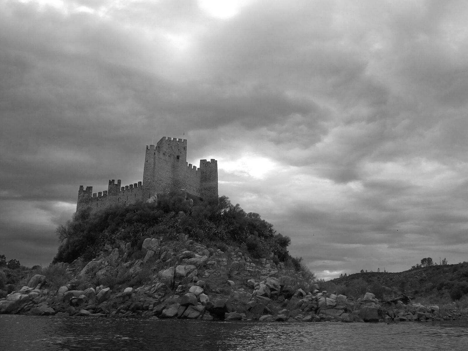 Fujifilm FinePix S5600 sample photo. Almourol, castle, templars photography