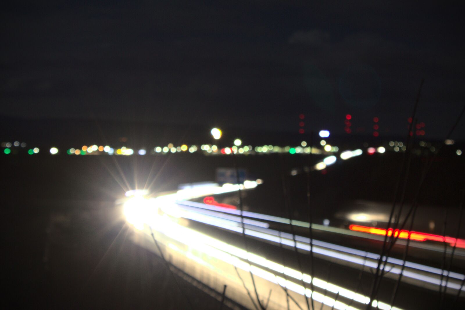 Canon EOS 60D + Canon EF-S 18-55mm F3.5-5.6 IS II sample photo. Highway, night, traffic photography