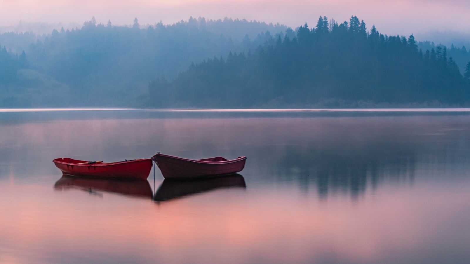 Canon EOS 700D (EOS Rebel T5i / EOS Kiss X7i) sample photo. Czorszty skie lake, dawn photography