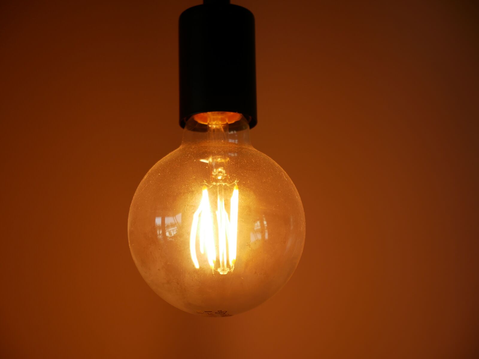 Panasonic Lumix DMC-G85 (Lumix DMC-G80) sample photo. Light bulb, antique, thinking photography