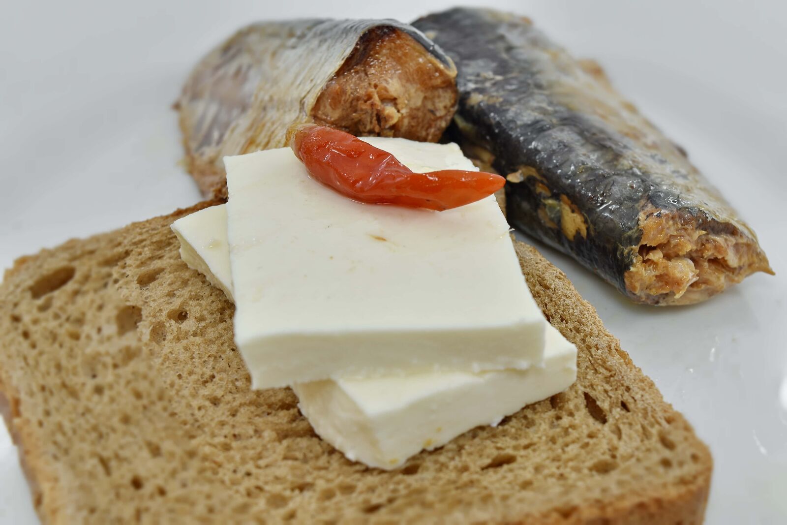 Nikon D5500 sample photo. Bread, carbohydrate, cheese, pepperoni photography