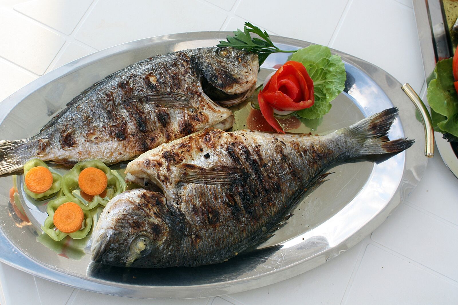 Canon EOS 450D (EOS Rebel XSi / EOS Kiss X2) sample photo. Fish, grill, grilling photography