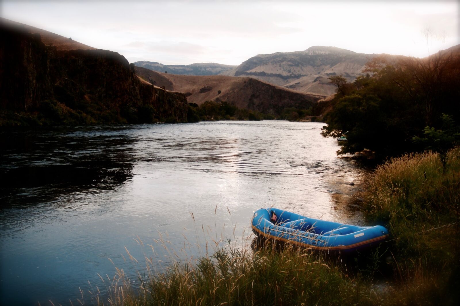 Sony DSC-T200 sample photo. River, boat, raft photography