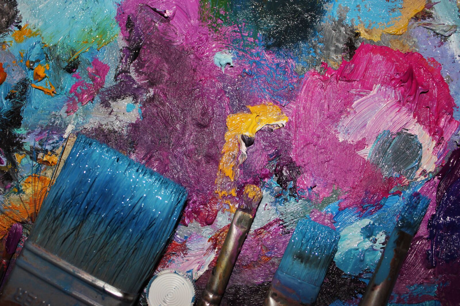 Canon EOS 550D (EOS Rebel T2i / EOS Kiss X4) sample photo. Paint, brush, multi color photography