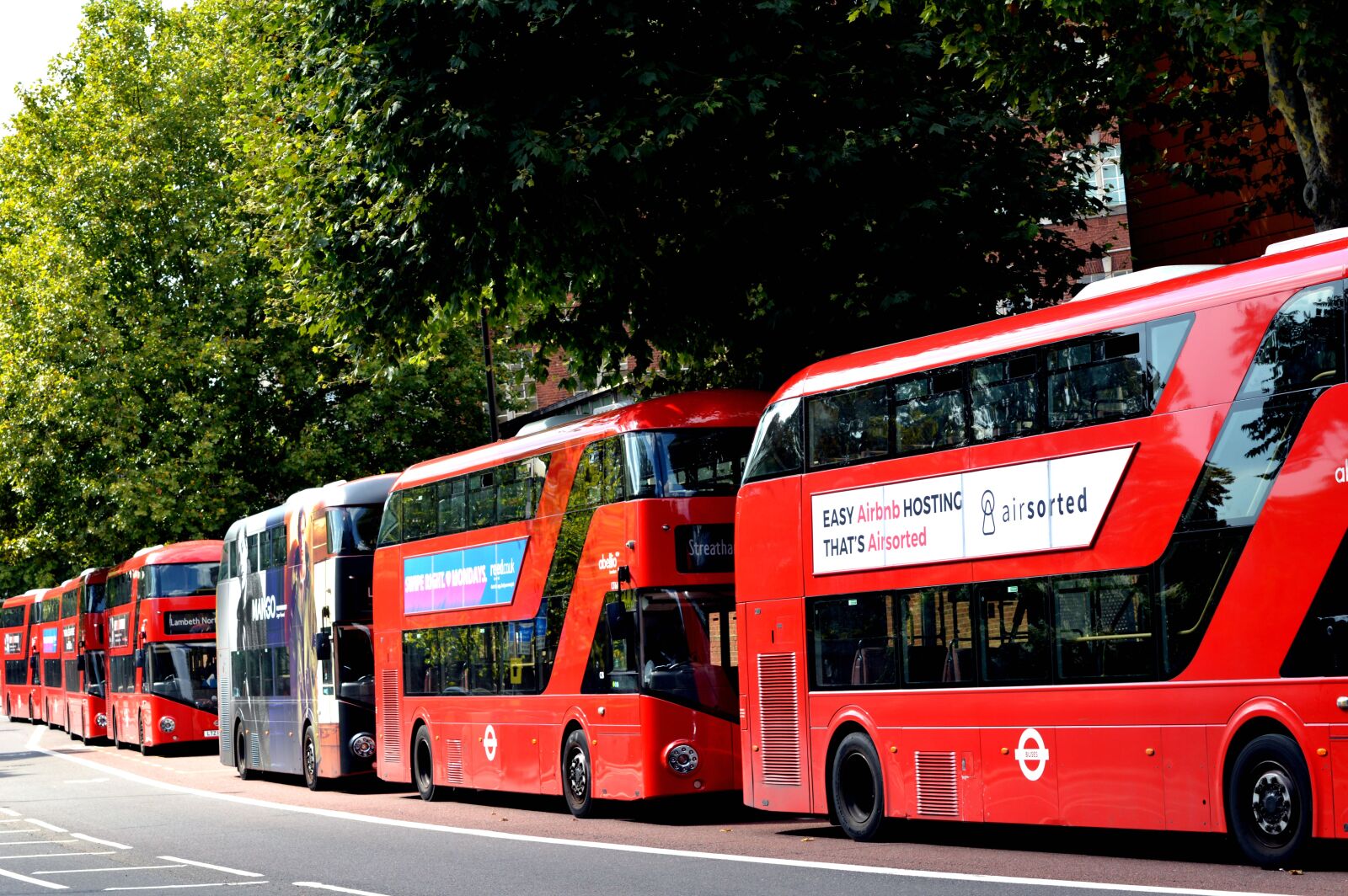 Nikon D3200 sample photo. Asphalt, buses, city, glass photography