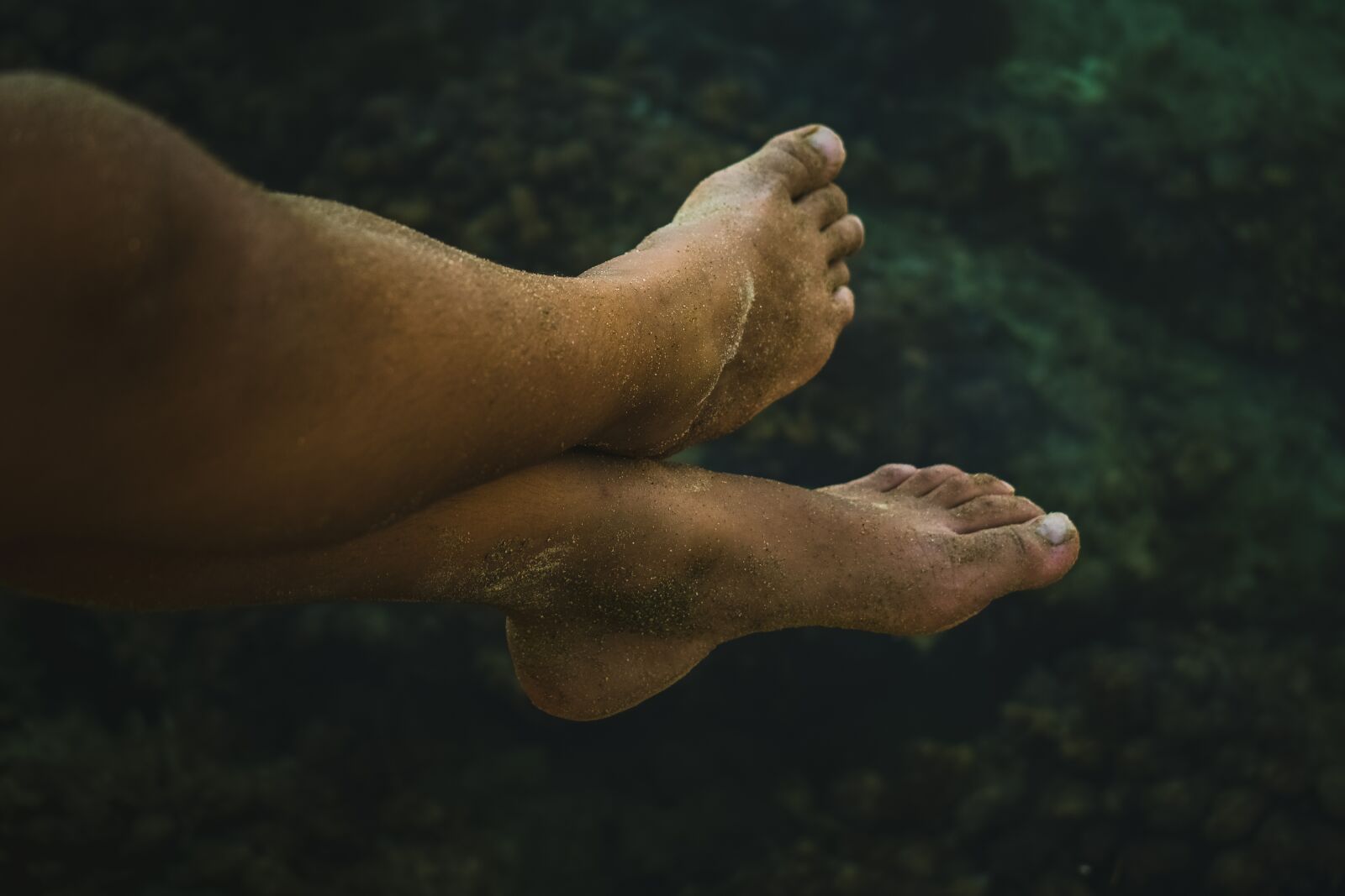 Nikon D3300 sample photo. Feet, sand, sea photography