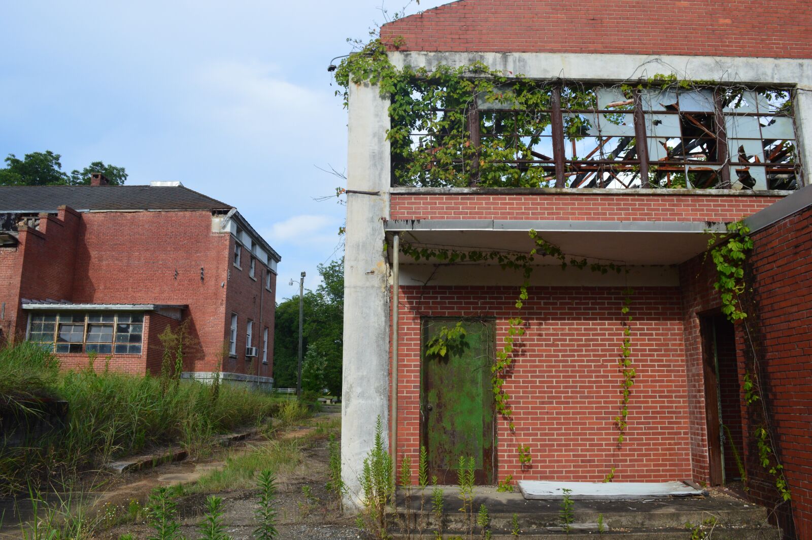 Nikon D3200 sample photo. School, abandoned, building photography