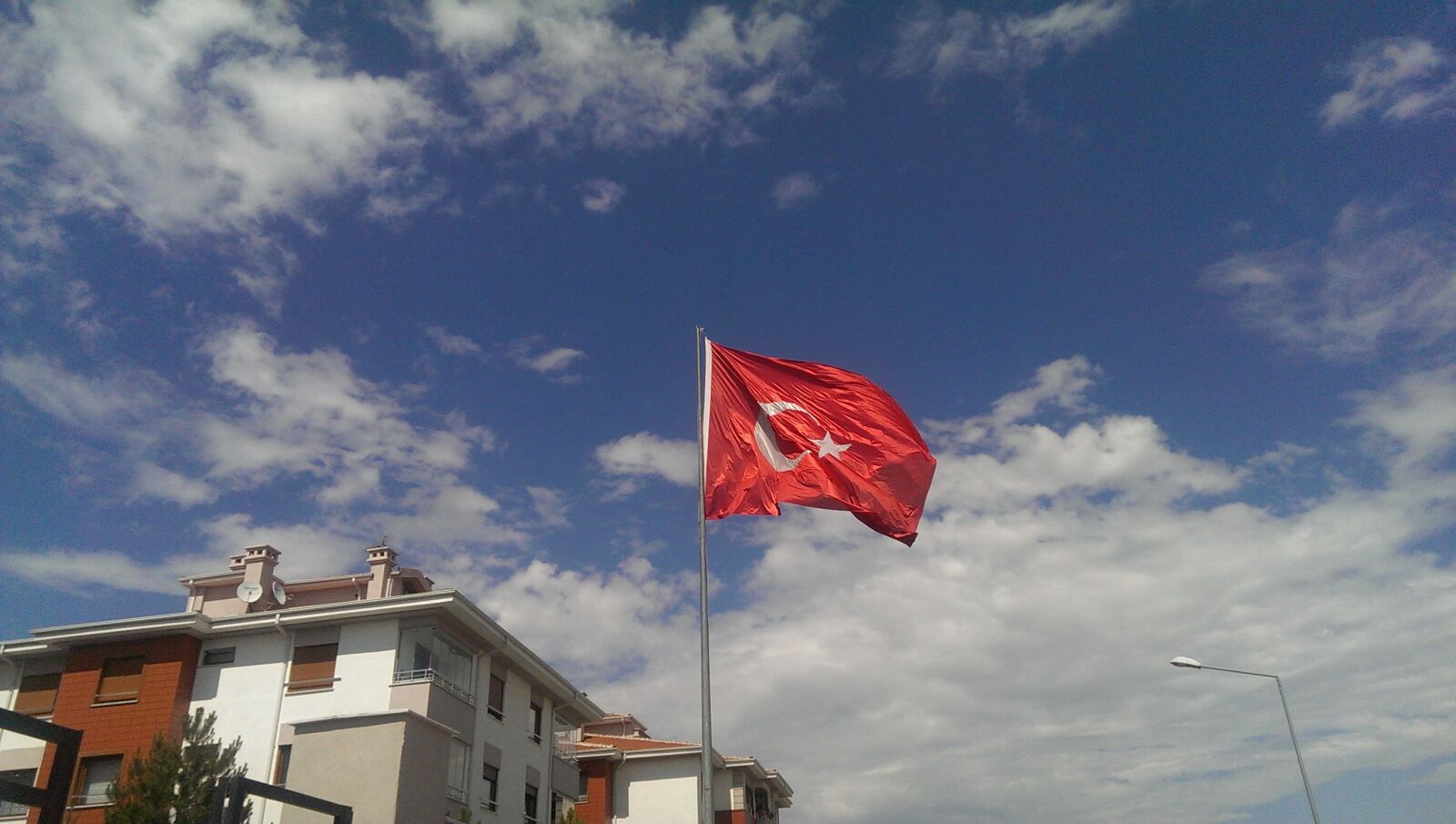 HTC ONE sample photo. Turkey, flag, near, in photography