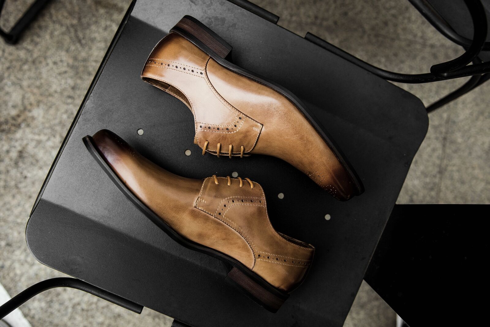 Canon EF 24-70mm F2.8L II USM sample photo. Shoes men, shoe, shine photography