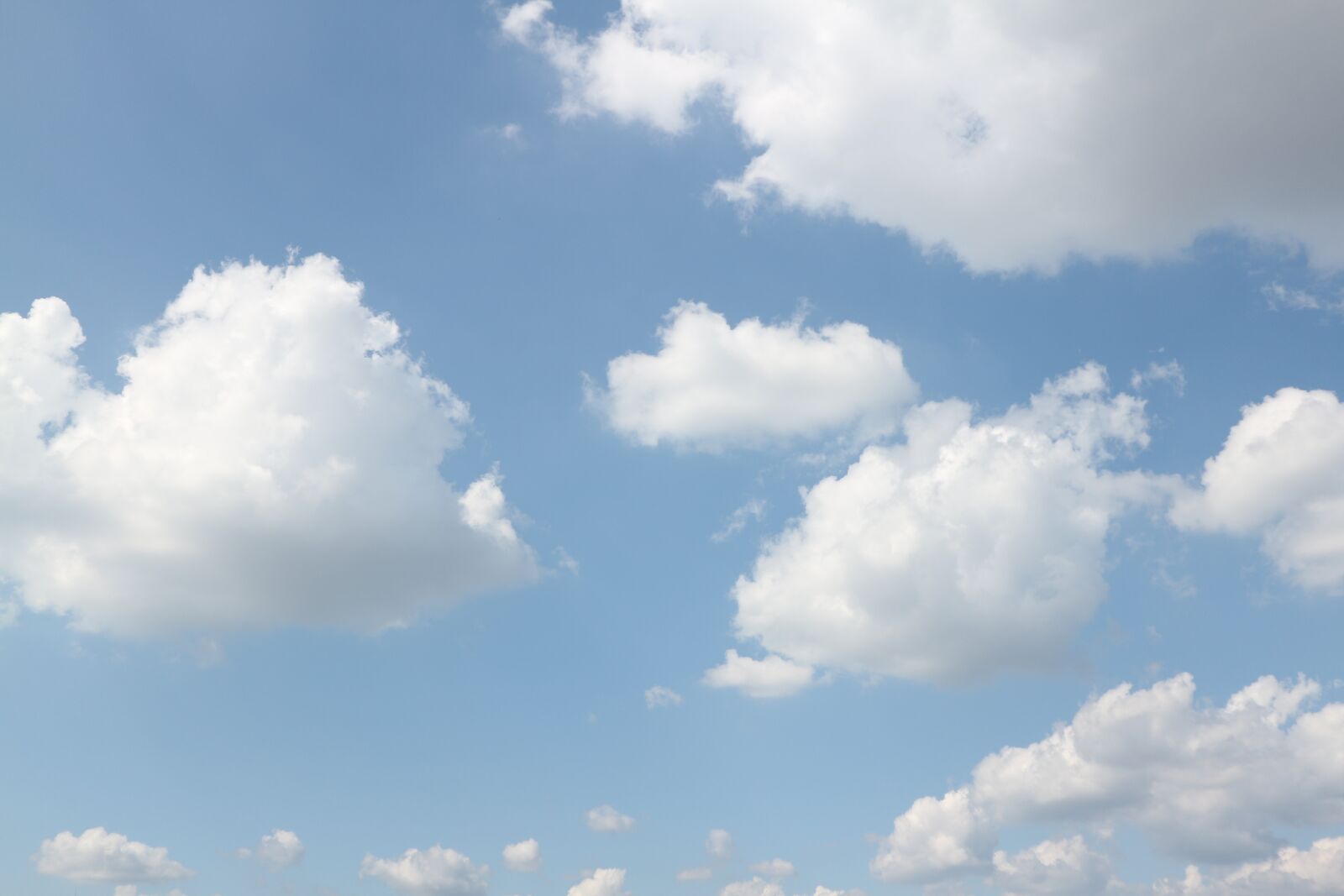 Canon EF-M 15-45mm F3.5-6.3 IS STM sample photo. Sky, autumn sky, clear photography