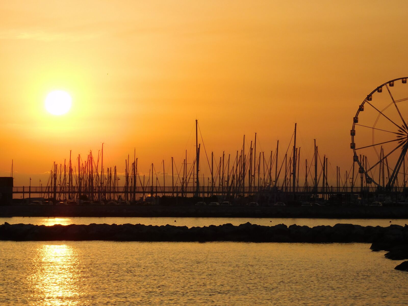 Nikon Coolpix L840 sample photo. Ferris wheel, sunrise, ocean photography