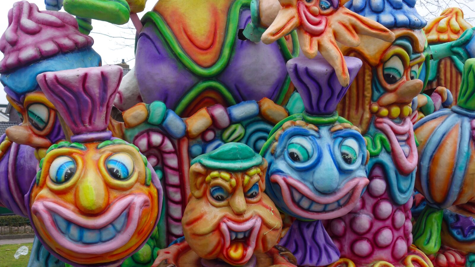 Sony Cyber-shot DSC-RX100 sample photo. Carnival, parade, dolls photography