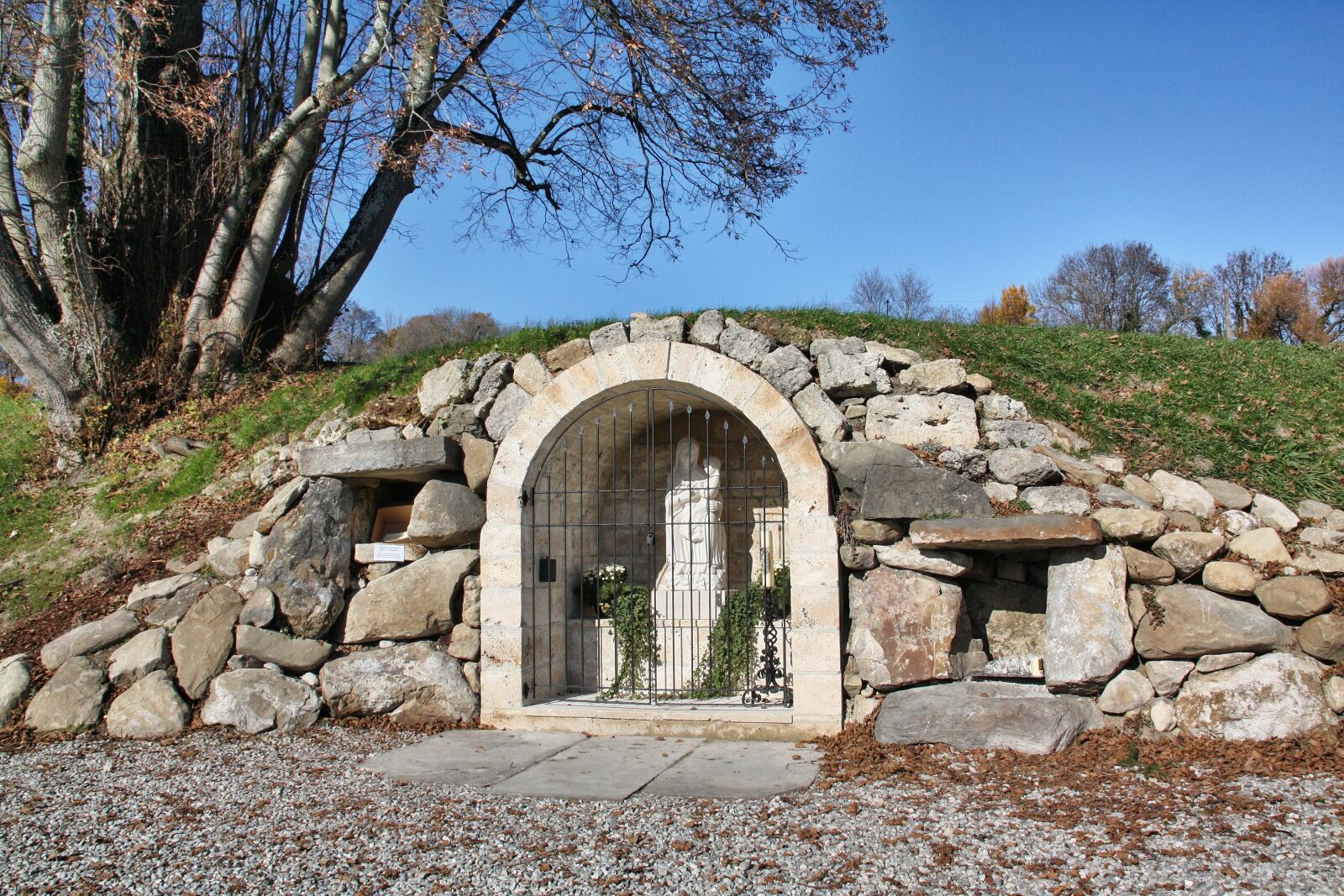 Canon EOS 450D (EOS Rebel XSi / EOS Kiss X2) sample photo. Stone, antiquity, architecture photography