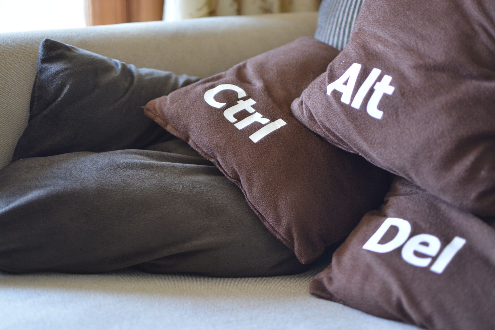 Nikon D5200 sample photo. Restart, cushions, funny photography