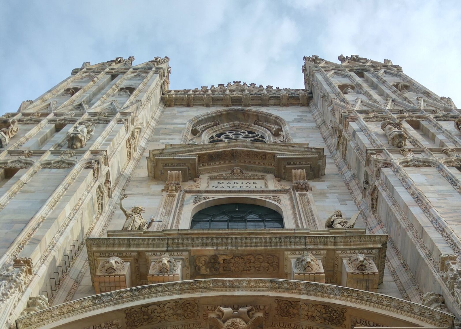 LG G4 sample photo. Milan, duomo, sky photography