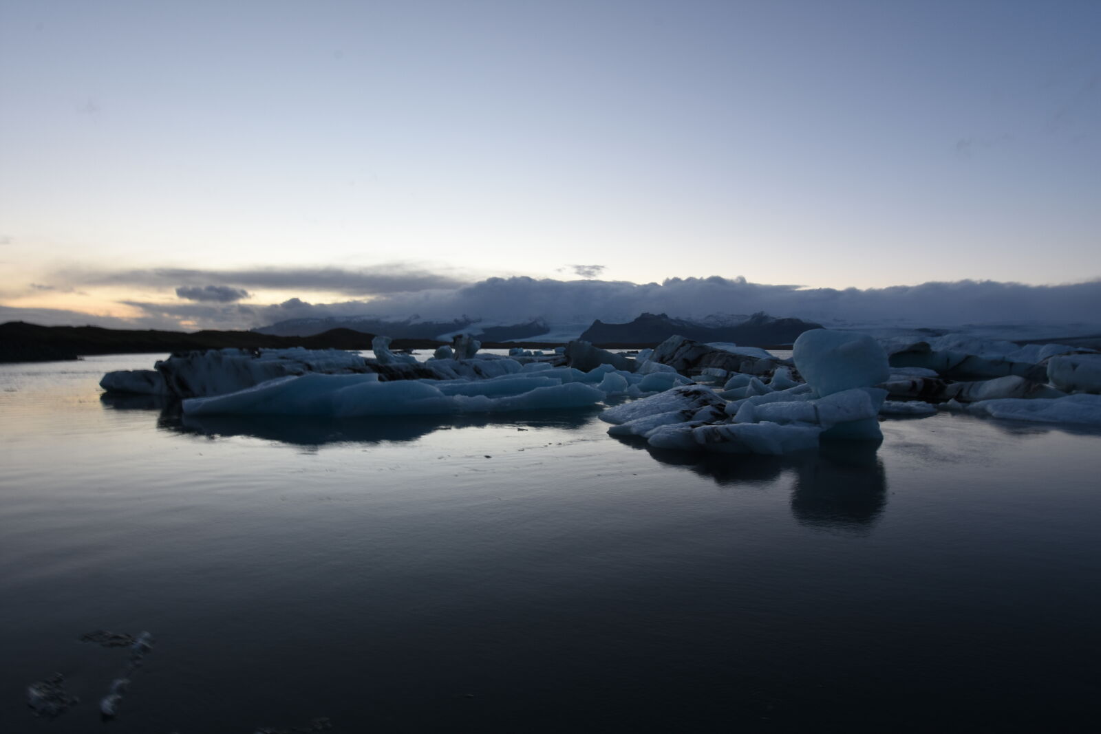 Nikon AF-S DX Nikkor 10-24mm F3-5-4.5G ED sample photo. Glacier, iceland, lagoon photography