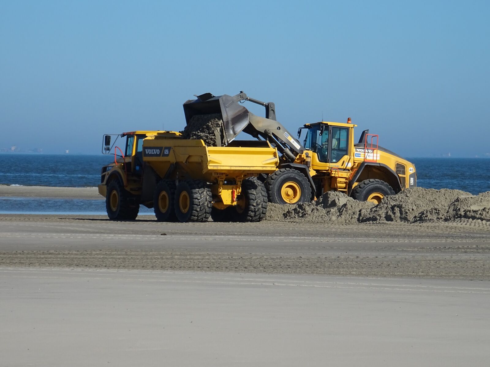 Sony DSC-HX60 sample photo. Wangerooge, beach, dike construction photography