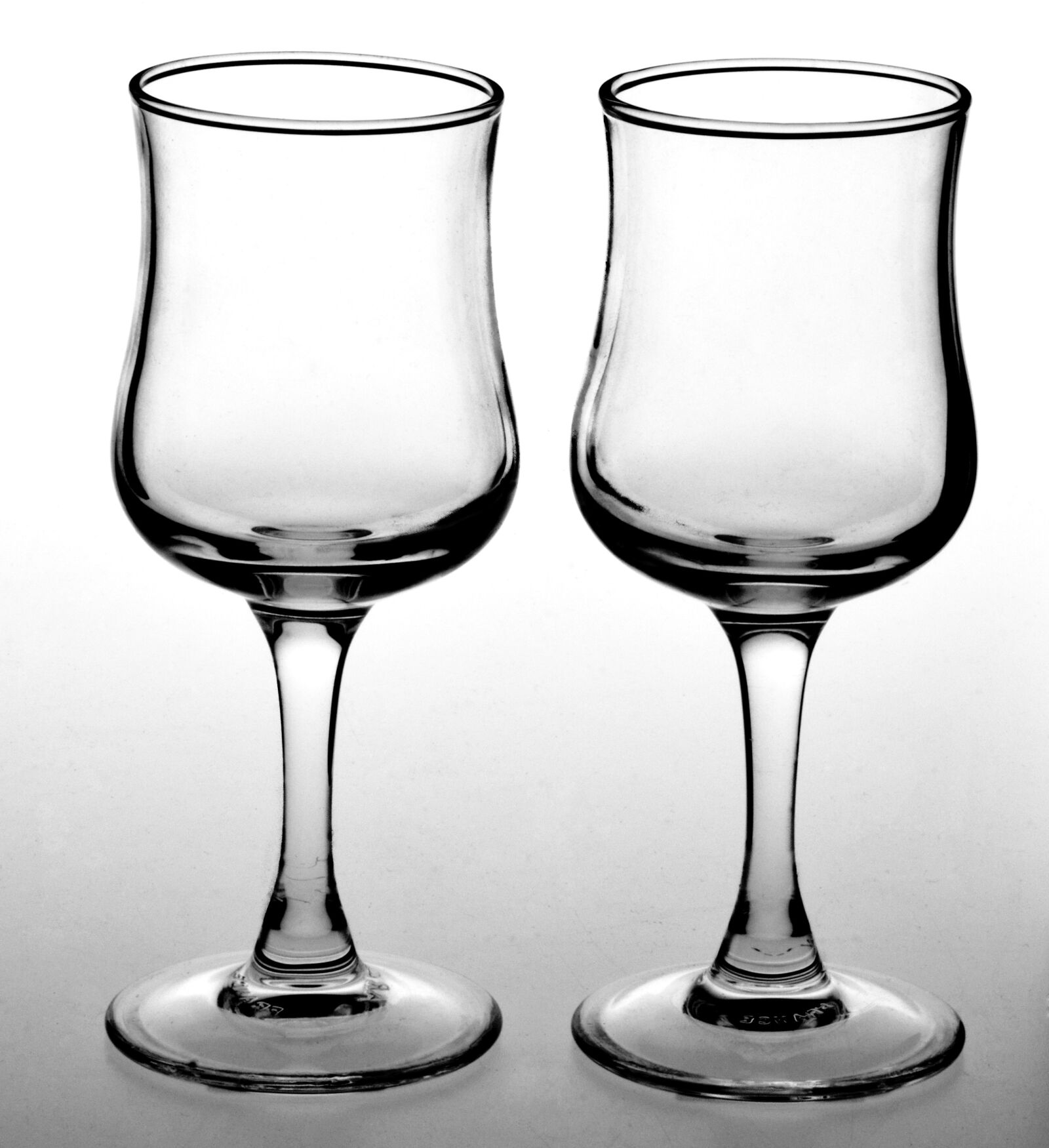 Nikon D7000 sample photo. Glass, white background, black photography