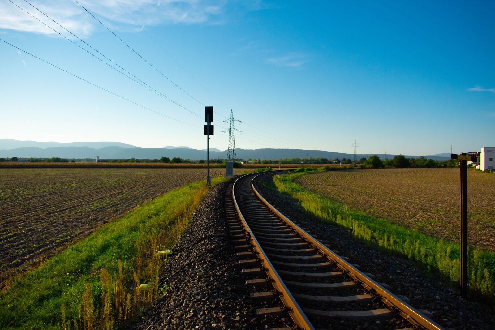Nikon D3400 sample photo. Gleise, train, blank photography