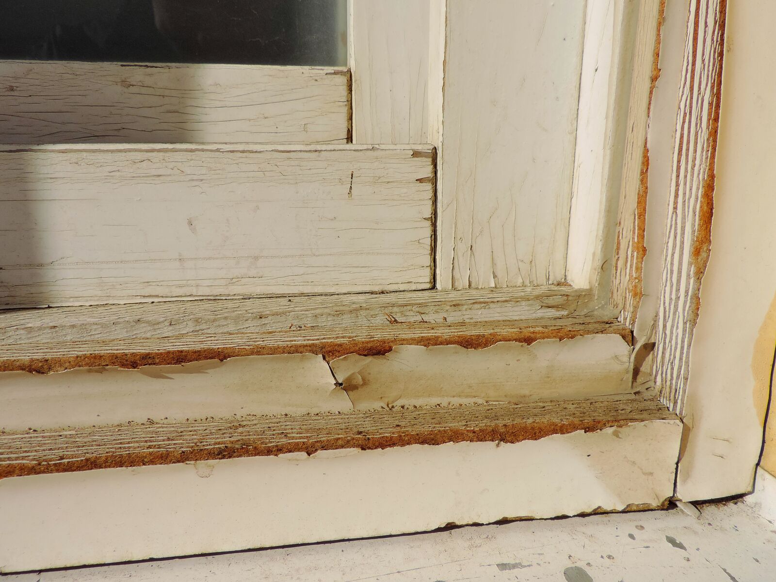 Nikon Coolpix P520 sample photo. Wood, wooden, old, wall photography