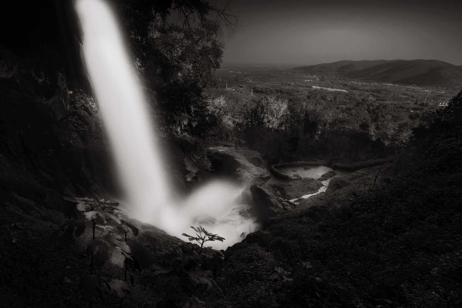 Tokina AT-X Pro 11-16mm F2.8 DX II sample photo. Waterfall, black white, water photography