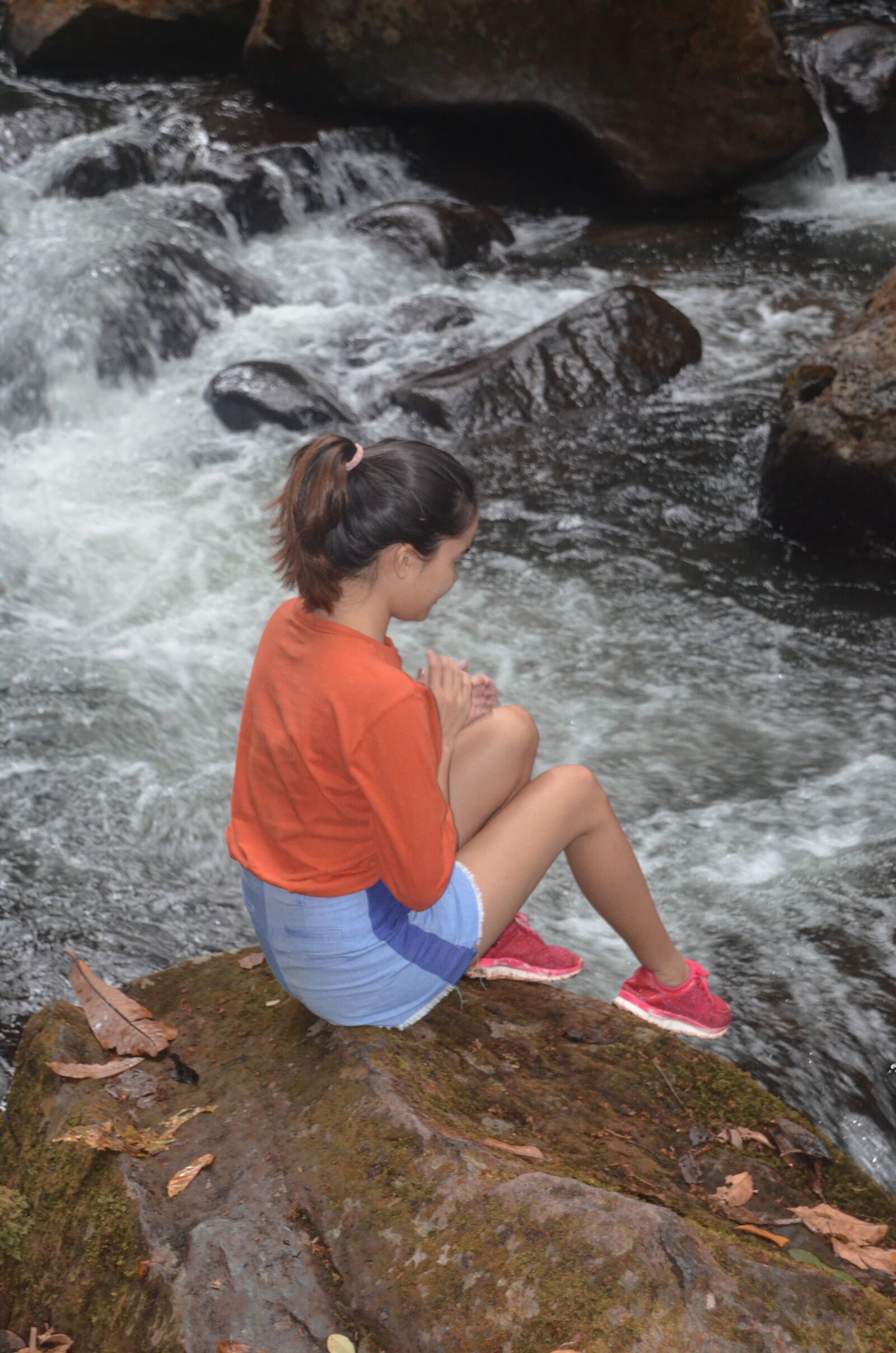 Nikon D5100 sample photo. A girl near a photography