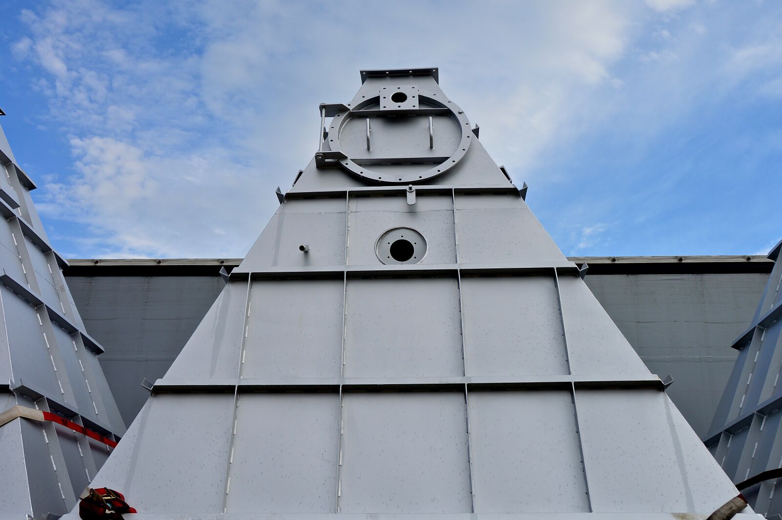 Nikon D3200 sample photo. Pyramid, casing, transport photography