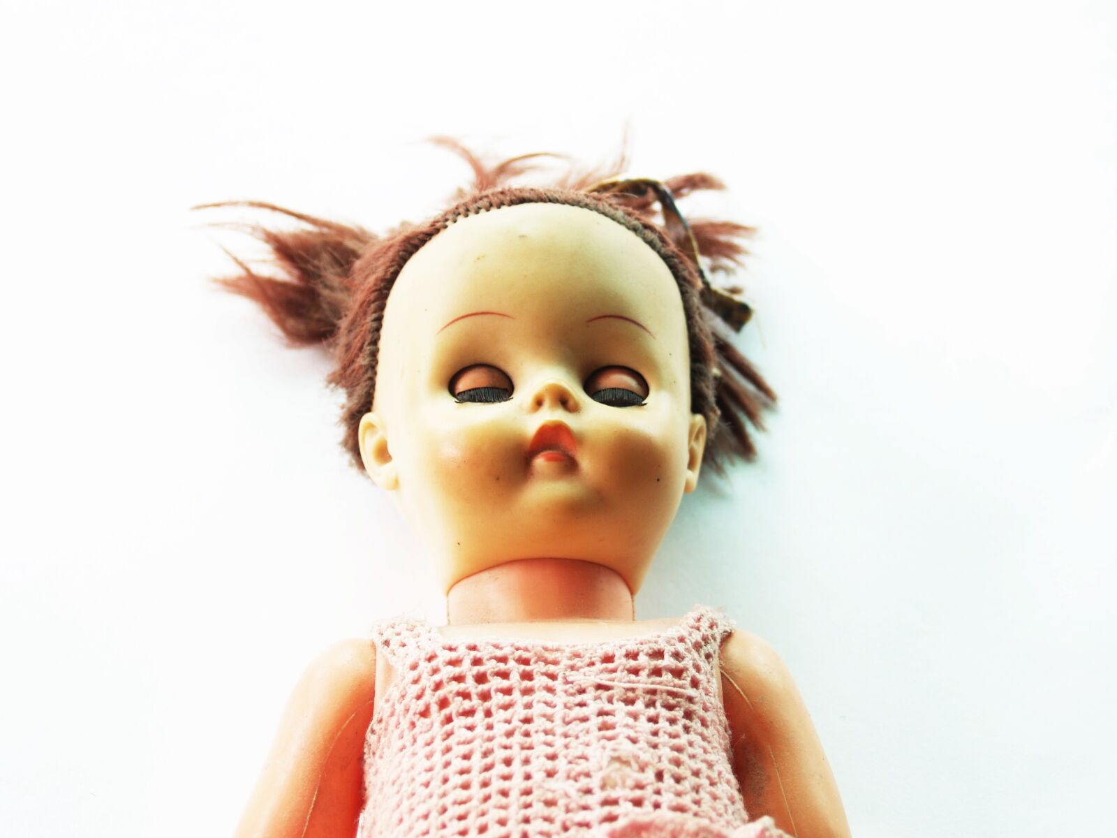 Olympus E-300 (EVOLT E-300) sample photo. Box, dolls, dressed, flea photography