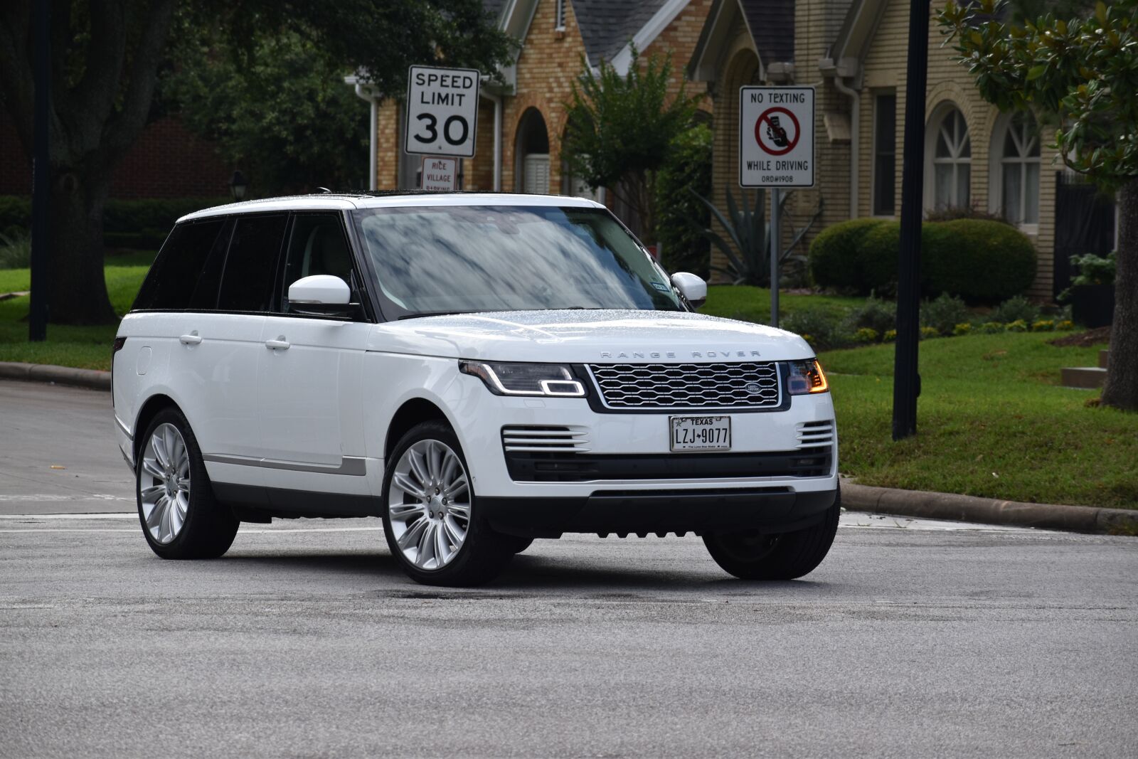 Nikon D3500 sample photo. Range rover, sport, suv photography