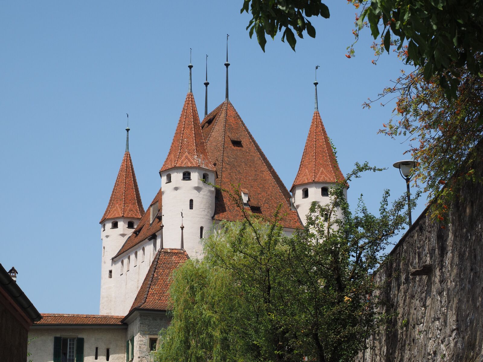 Olympus OM-D E-M1 + Olympus M.Zuiko Digital ED 12-40mm F2.8 Pro sample photo. Thun, thun castle, landmark photography