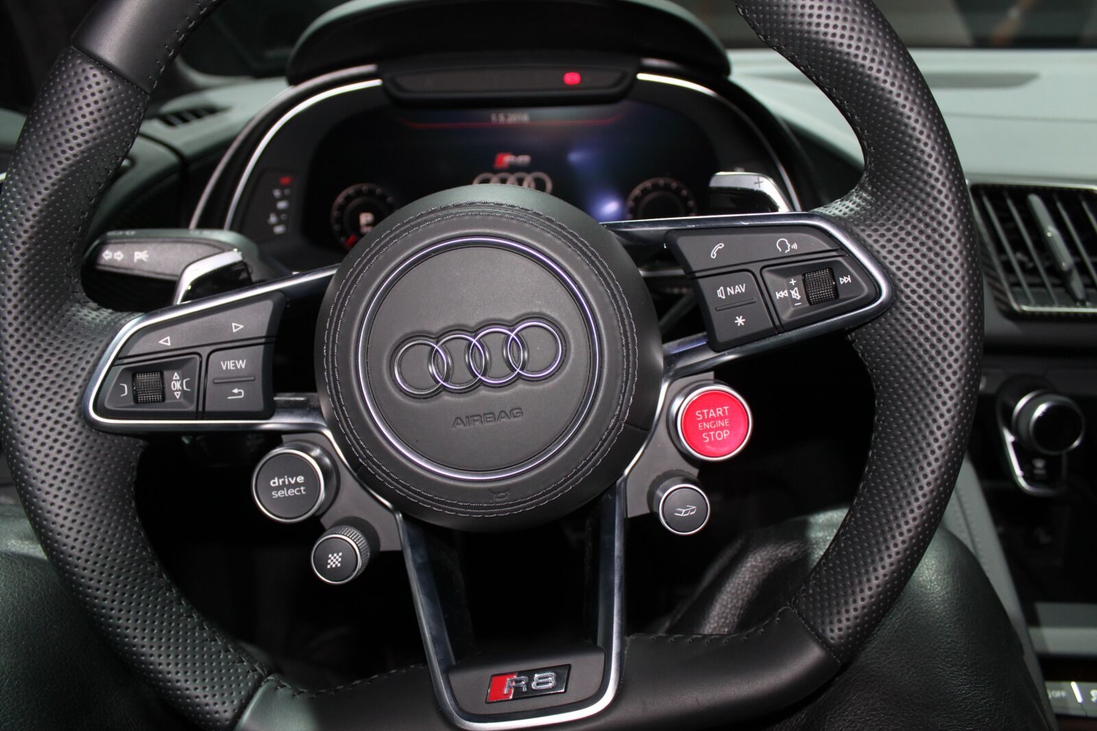 Canon EOS 500D (EOS Rebel T1i / EOS Kiss X3) sample photo. Audi, r8, steering wheel photography