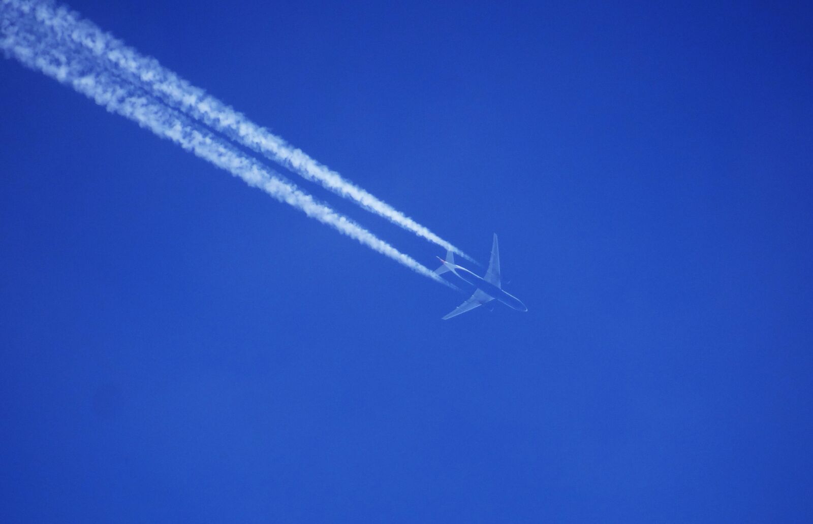 Sony Cyber-shot DSC-HX100V sample photo. Airplane, plane, travel photography