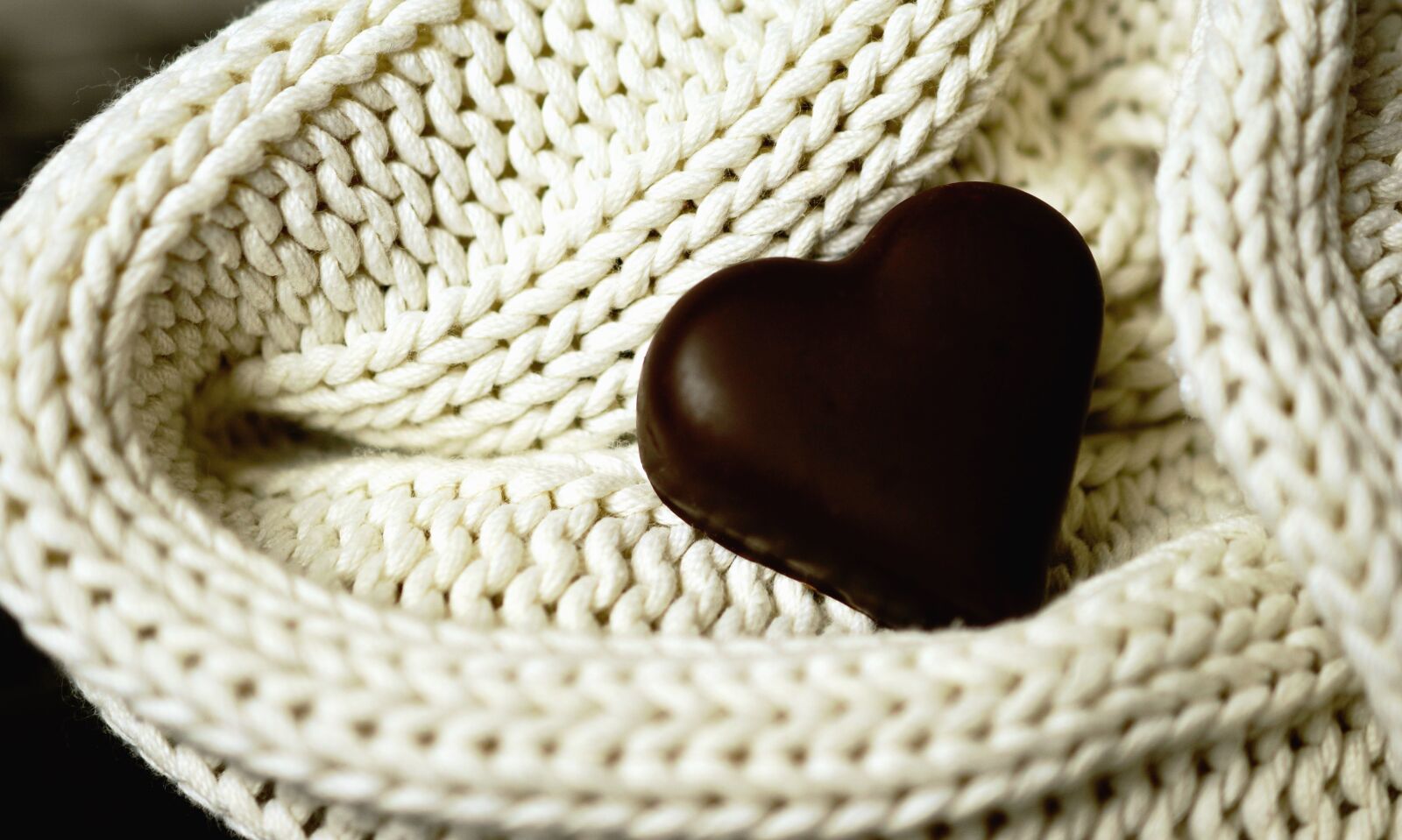 Nikon D5200 sample photo. Heart, chocolate, dessert, sweet photography