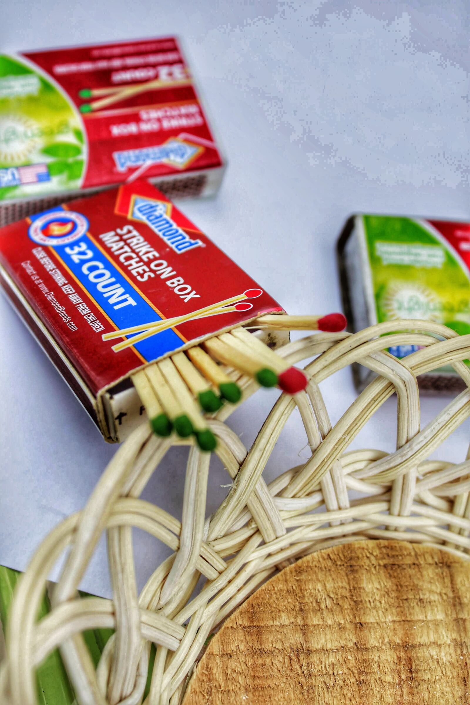 Canon EOS 500D (EOS Rebel T1i / EOS Kiss X3) sample photo. Matchbox, matchstick, green photography