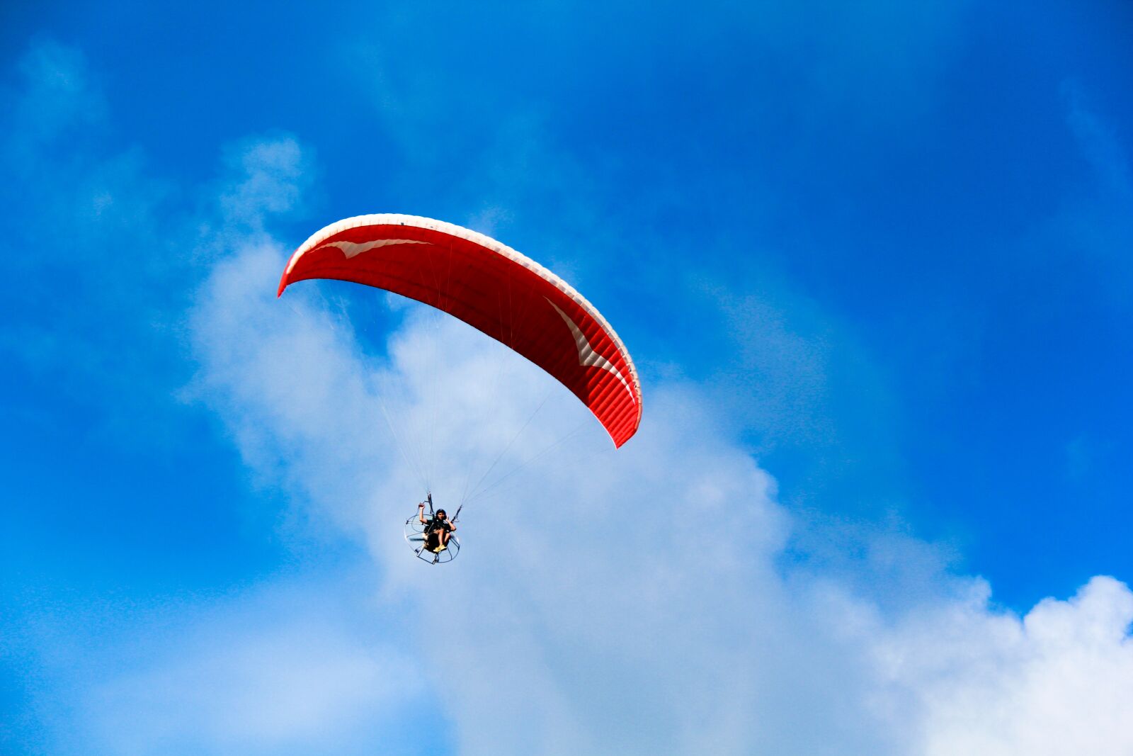 Canon EOS 60D sample photo. Paragliding, light rain, paraglider photography