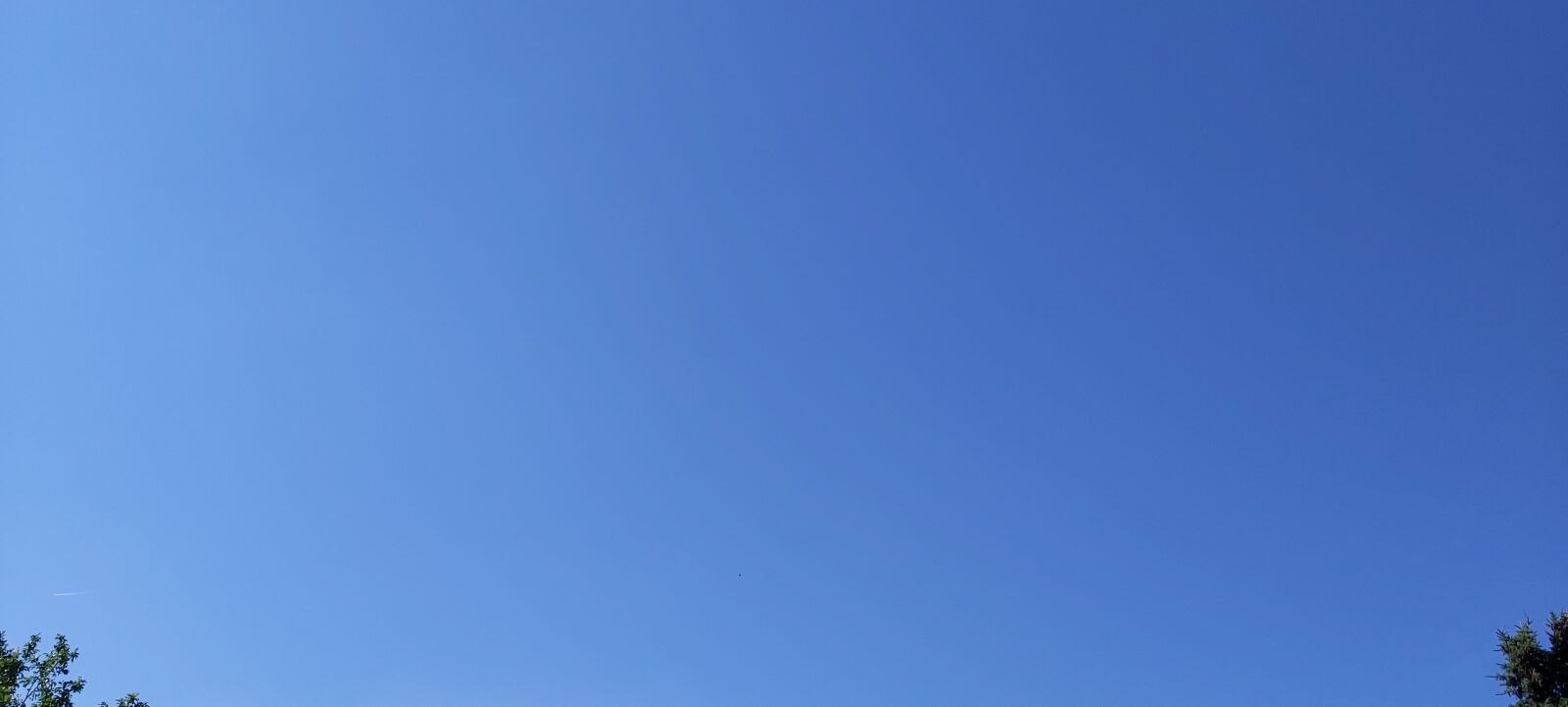 Samsung Galaxy A70 sample photo. Blauer himmel, keine wolken photography