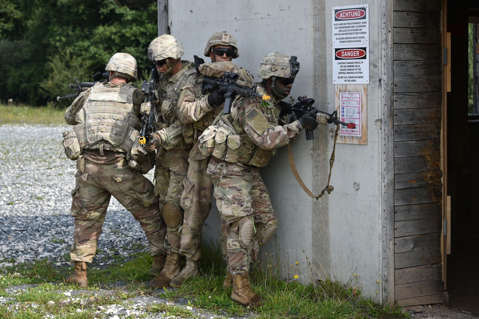Nikon D4S sample photo. Soldiers, firearm, military photography