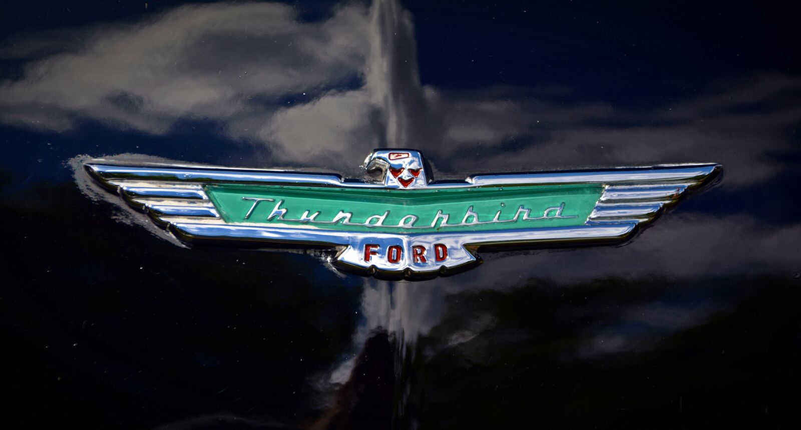 Nikon D5200 sample photo. Brand, thunderbird, ford photography
