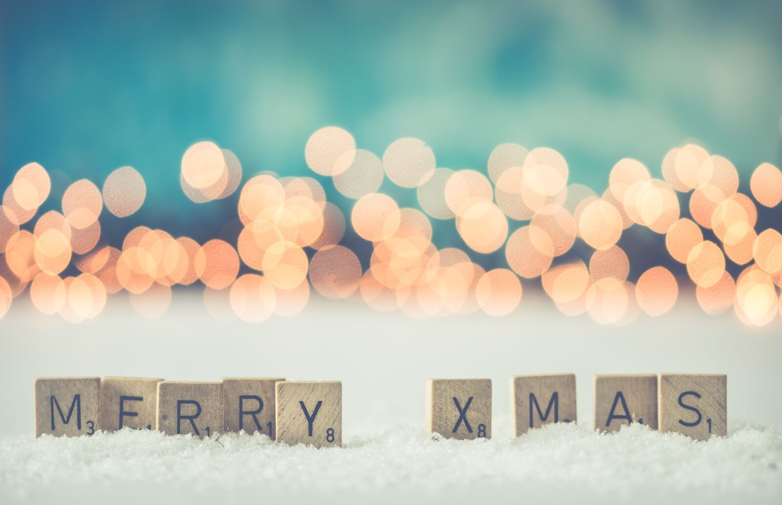 105mm F2.8 sample photo. Christmas, background, wallpaper photography