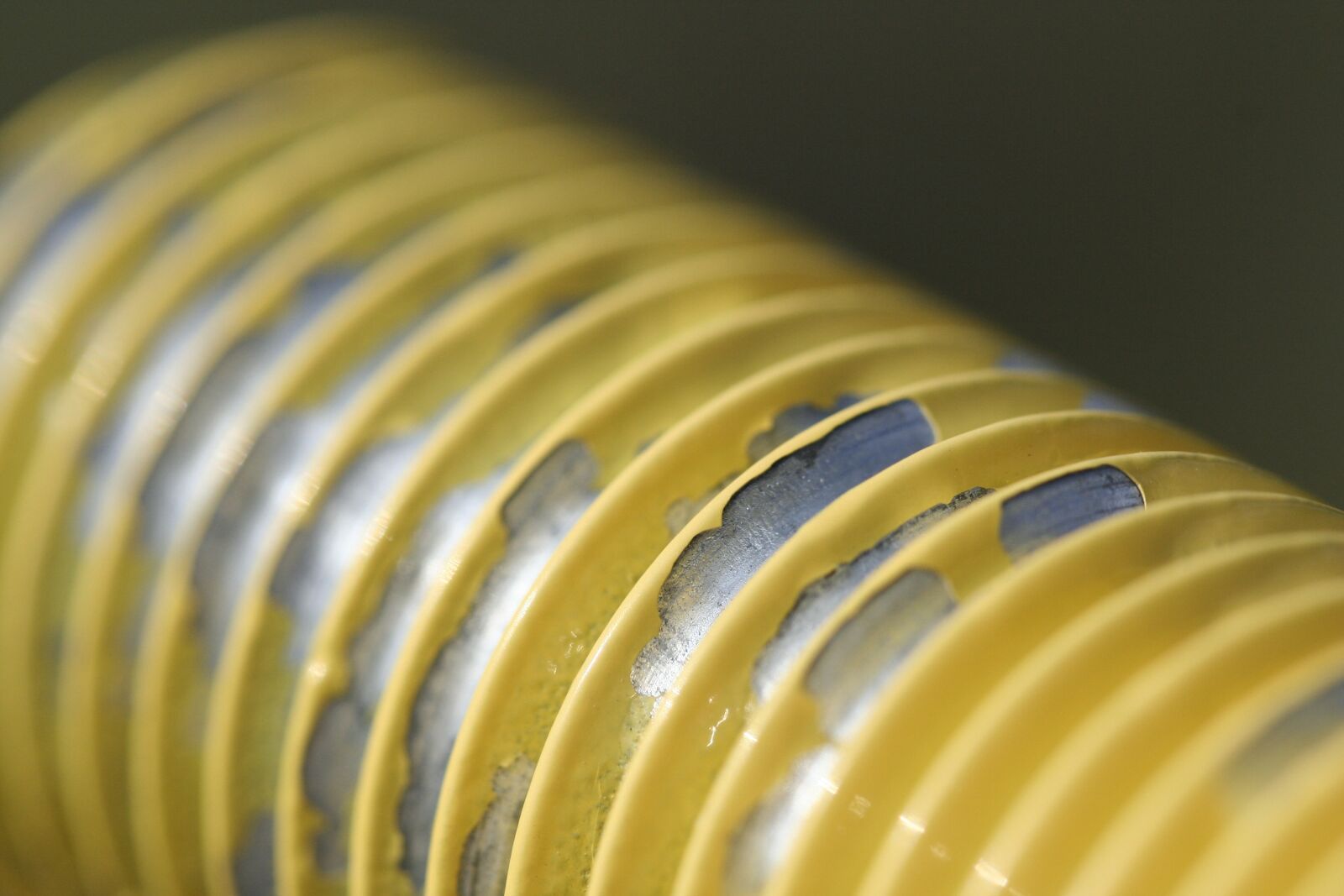 Canon EOS 350D (EOS Digital Rebel XT / EOS Kiss Digital N) sample photo. Bolt, yellow, painted photography