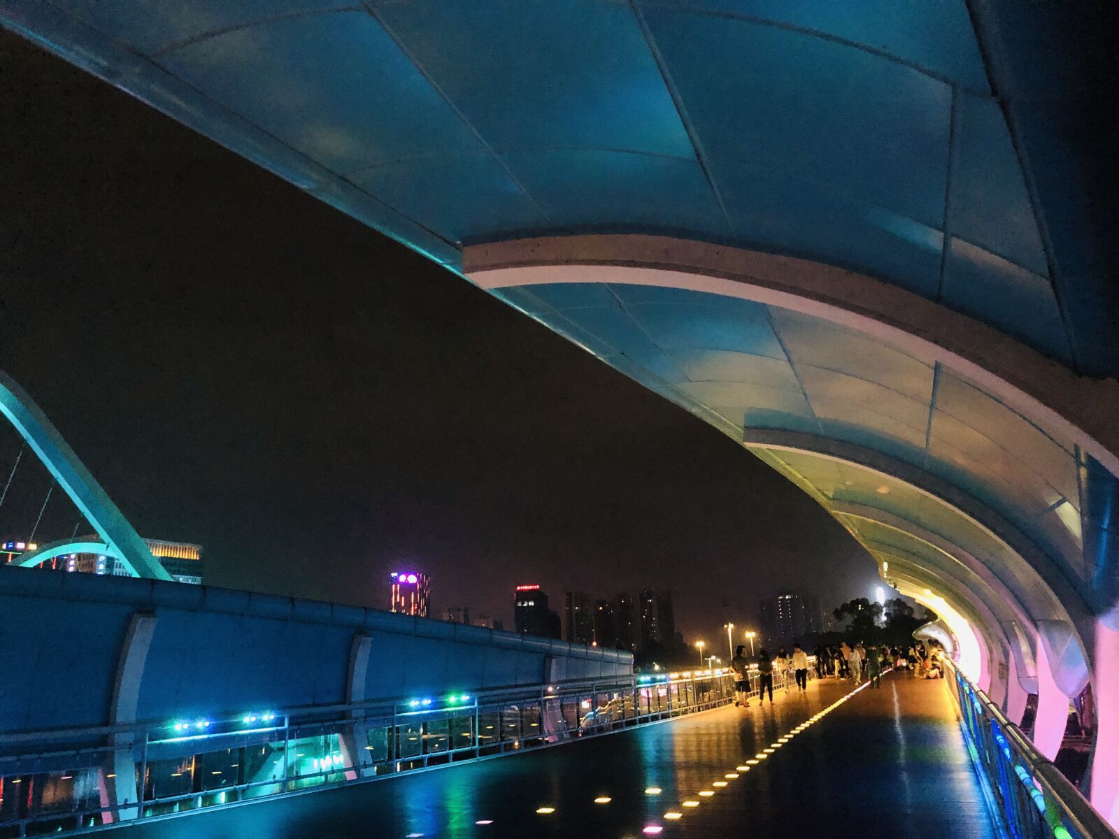 iPhone X back dual camera 4mm f/1.8 sample photo. Bridge, night, light photography