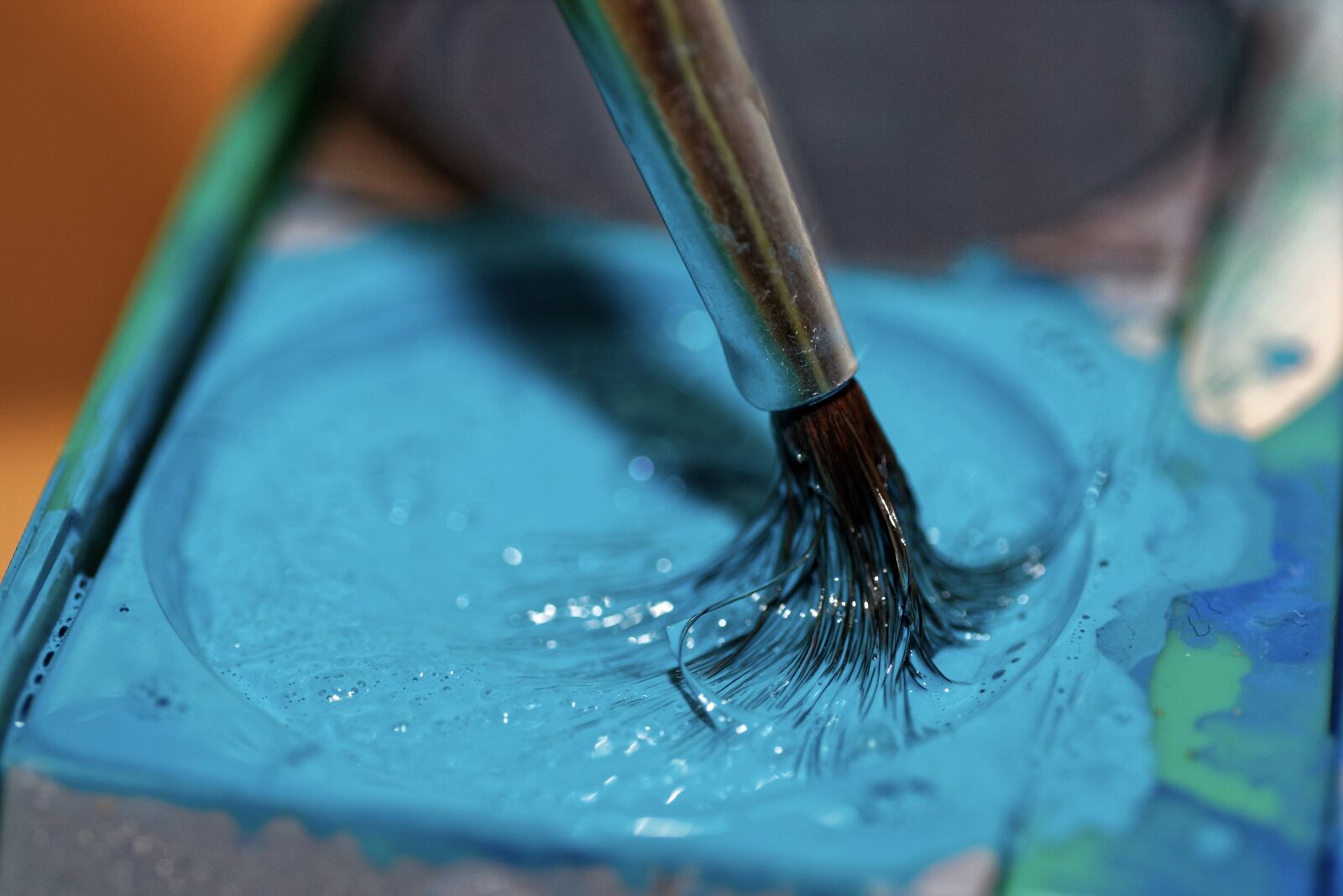 Canon EOS 550D (EOS Rebel T2i / EOS Kiss X4) sample photo. Brush, blue, paint photography