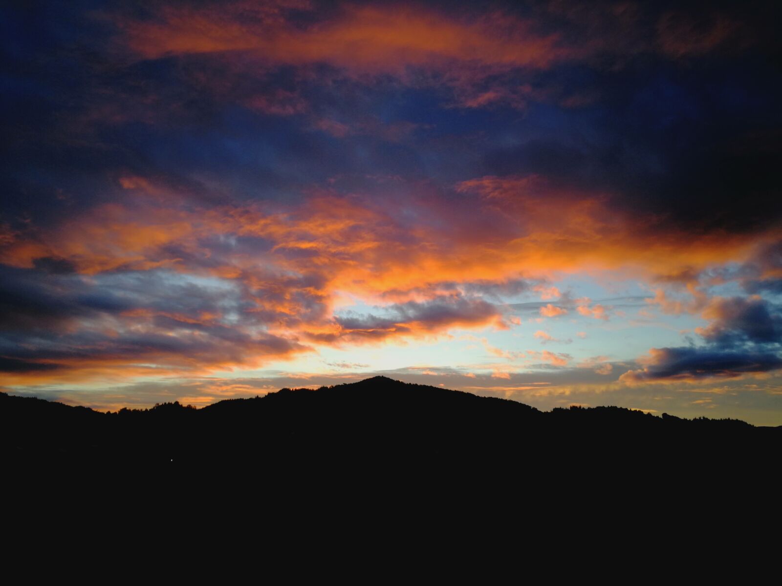 HUAWEI P10 sample photo. Night night clouds, sunset photography