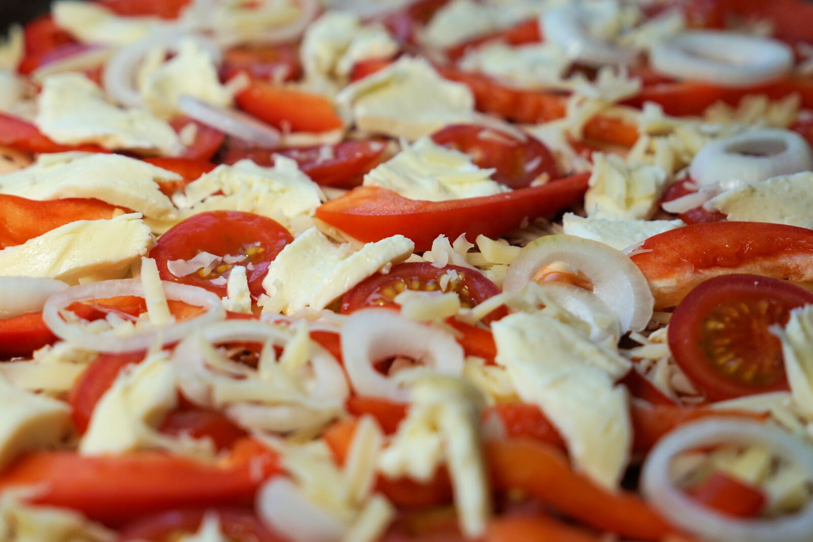 Sony a7 II + Sony Vario Tessar T* FE 24-70mm F4 ZA OSS sample photo. Pizza, italian, gourmet photography