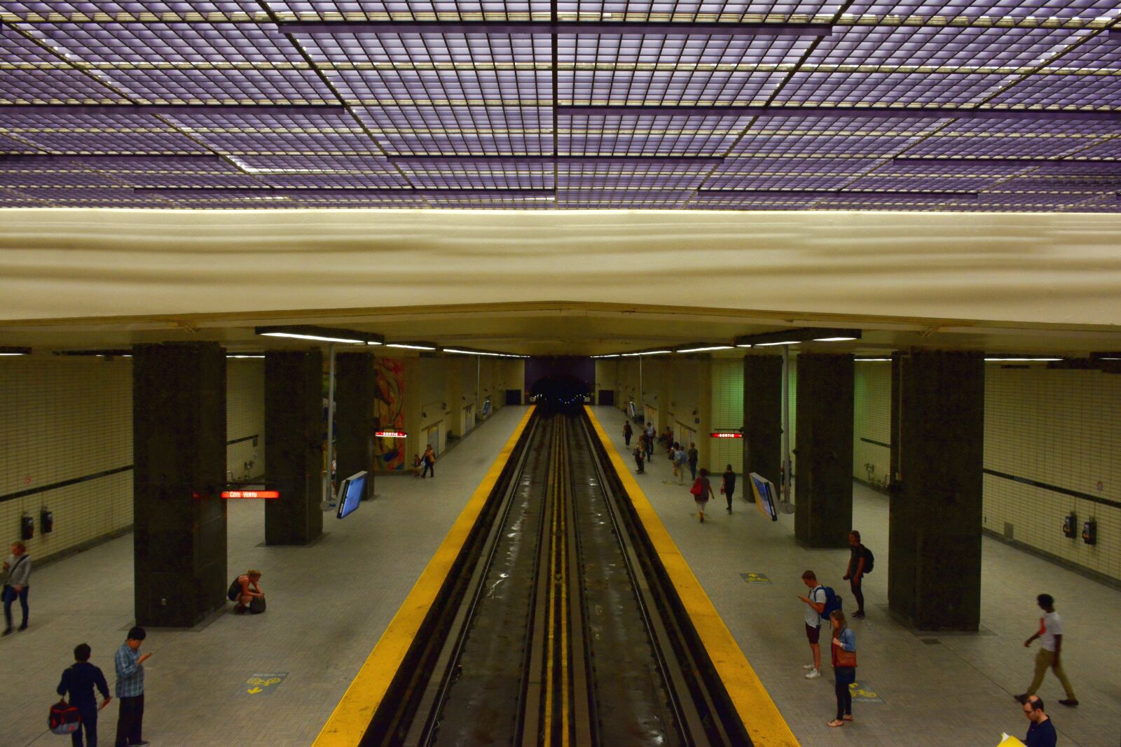 Nikon D7100 sample photo. Metro, sherbrooke, montréal photography