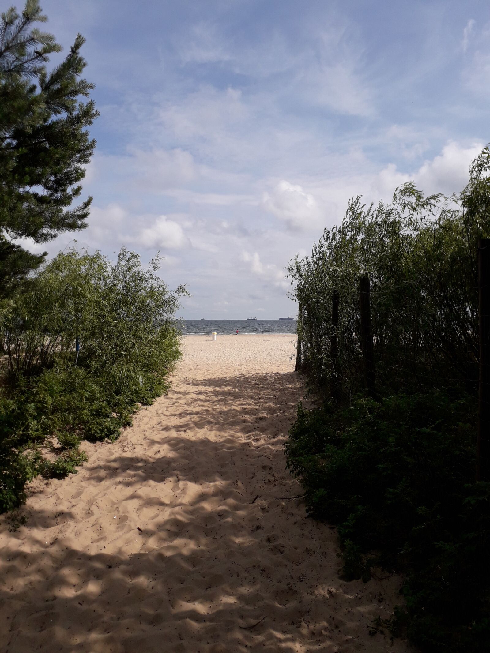 Samsung Galaxy J6 sample photo. Summer, sea, beach photography